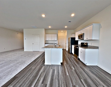 8431 Vacek Crossing Way - Photo Thumbnail 21