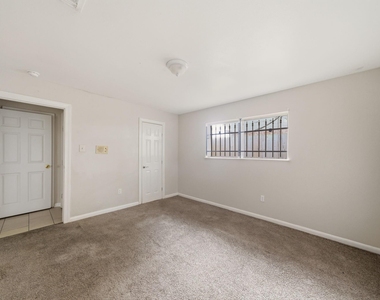 7410 Antoine Drive - Photo Thumbnail 4