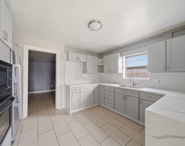7410 Antoine Drive - Photo Thumbnail 3