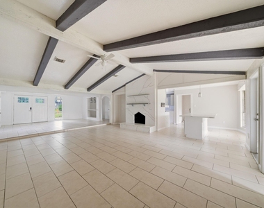 7410 Antoine Drive - Photo Thumbnail 2
