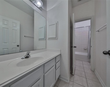 13803 Sherburn Manor Drive - Photo Thumbnail 15