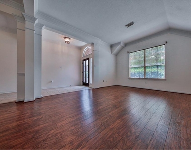 13803 Sherburn Manor Drive - Photo Thumbnail 5
