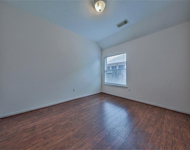 13803 Sherburn Manor Drive - Photo Thumbnail 14