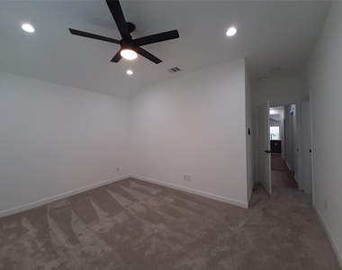 4530 Mayflower Street - Photo Thumbnail 9