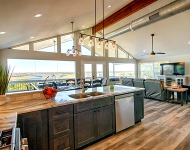 1526 Lakeside Drive W - Photo Thumbnail 7