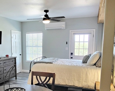 1526 Lakeside Drive W - Photo Thumbnail 24