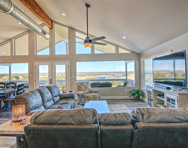 1526 Lakeside Drive W - Photo Thumbnail 3