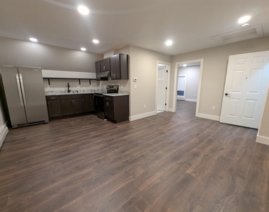 73 Charles - Photo Thumbnail 3