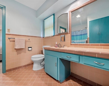 202 Avenue J - Photo Thumbnail 14