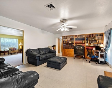 202 Avenue J - Photo Thumbnail 8