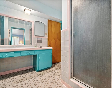 202 Avenue J - Photo Thumbnail 12