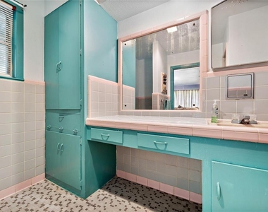 202 Avenue J - Photo Thumbnail 11