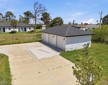195 Rotonda Boulevard W - Photo Thumbnail 15