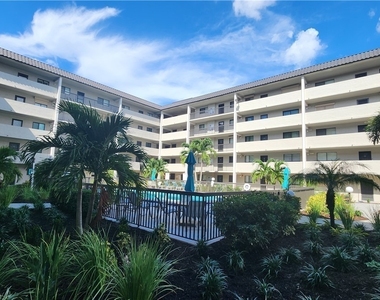 2121 Collier Avenue - Photo Thumbnail 3
