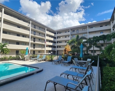 2121 Collier Avenue - Photo Thumbnail 1