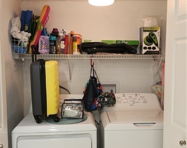 2121 Collier Avenue - Photo Thumbnail 12
