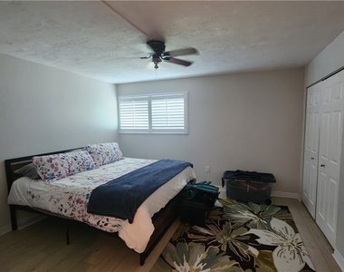 2121 Collier Avenue - Photo Thumbnail 15