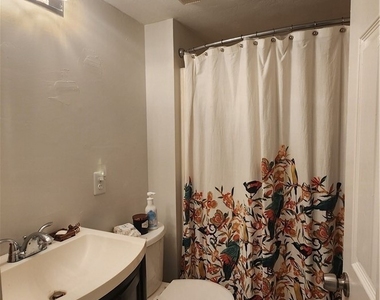 2121 Collier Avenue - Photo Thumbnail 16