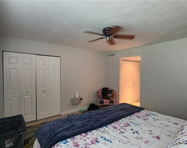 2121 Collier Avenue - Photo Thumbnail 14