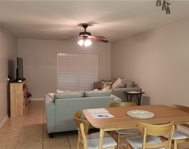 2121 Collier Avenue - Photo Thumbnail 9