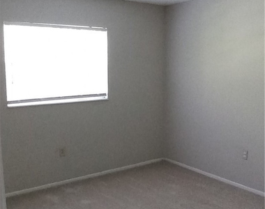 2135 Virginia Avenue - Photo Thumbnail 7