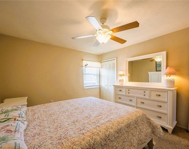 6777 Winkler Road - Photo Thumbnail 15