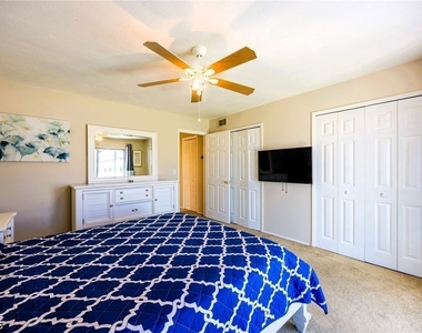 6777 Winkler Road - Photo Thumbnail 20