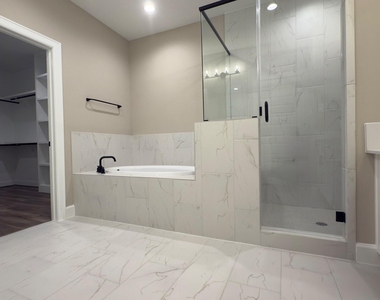 4309 B Dickson Street Street - Photo Thumbnail 9