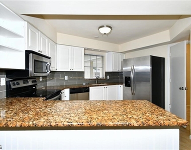 9 Park Lane Circle - Photo Thumbnail 7