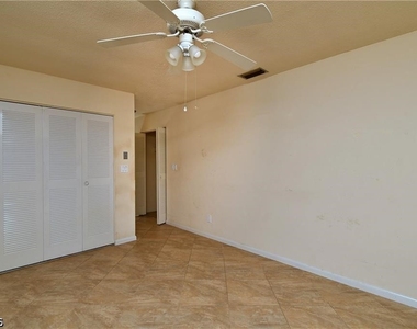 9 Park Lane Circle - Photo Thumbnail 20