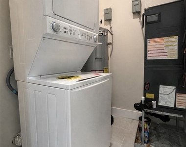 3409 Sw 8th Place - Photo Thumbnail 13