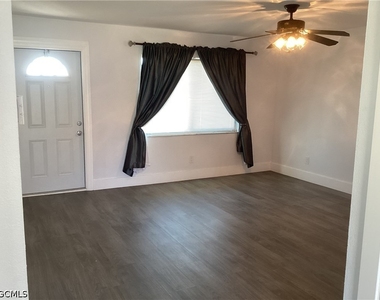 1123 Ne 15th Lane - Photo Thumbnail 1