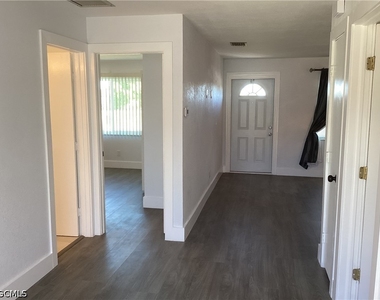 1123 Ne 15th Lane - Photo Thumbnail 6