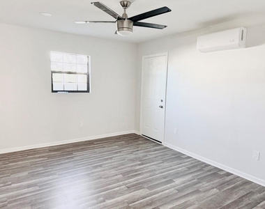 3512 Castor Street - Photo Thumbnail 7