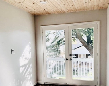 3512 Castor Street - Photo Thumbnail 1