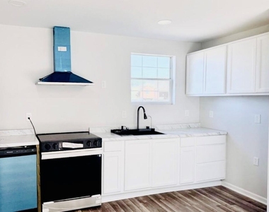 3512 Castor Street - Photo Thumbnail 8