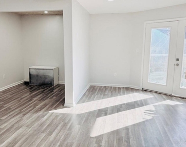 3512 Castor Street - Photo Thumbnail 10