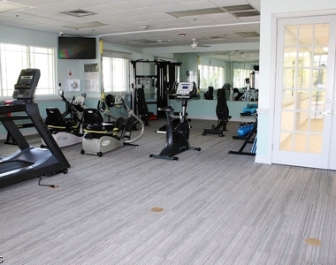 16625 Lake Circle Drive - Photo Thumbnail 6