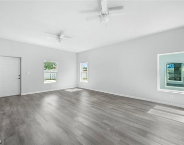 1483 Las Villas Blvd 1483 Las Villas Blvd S - Photo Thumbnail 12