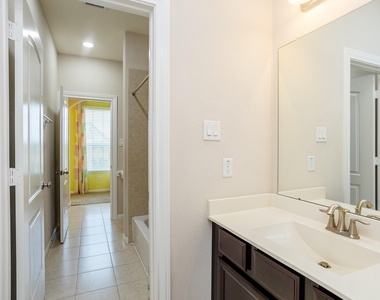 4622 Regal Shadow Lane - Photo Thumbnail 30