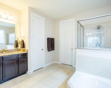 4622 Regal Shadow Lane - Photo Thumbnail 16