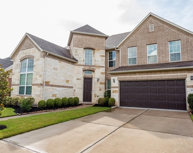 4622 Regal Shadow Lane - Photo Thumbnail 1