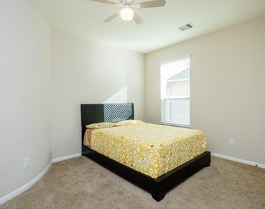 4622 Regal Shadow Lane - Photo Thumbnail 33