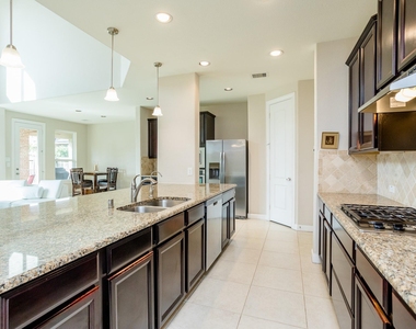 4622 Regal Shadow Lane - Photo Thumbnail 11