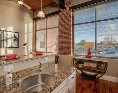 216 West - Photo Thumbnail 19
