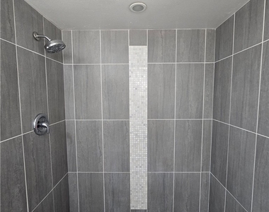 702 Se 47th Street - Photo Thumbnail 10
