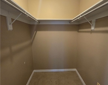 702 Se 47th Street - Photo Thumbnail 15