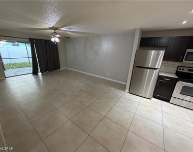 702 Se 47th Street - Photo Thumbnail 4