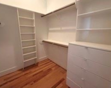 1045 Bonner St - Photo Thumbnail 13