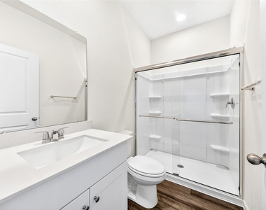 15049 Ronan Drive - Photo Thumbnail 10